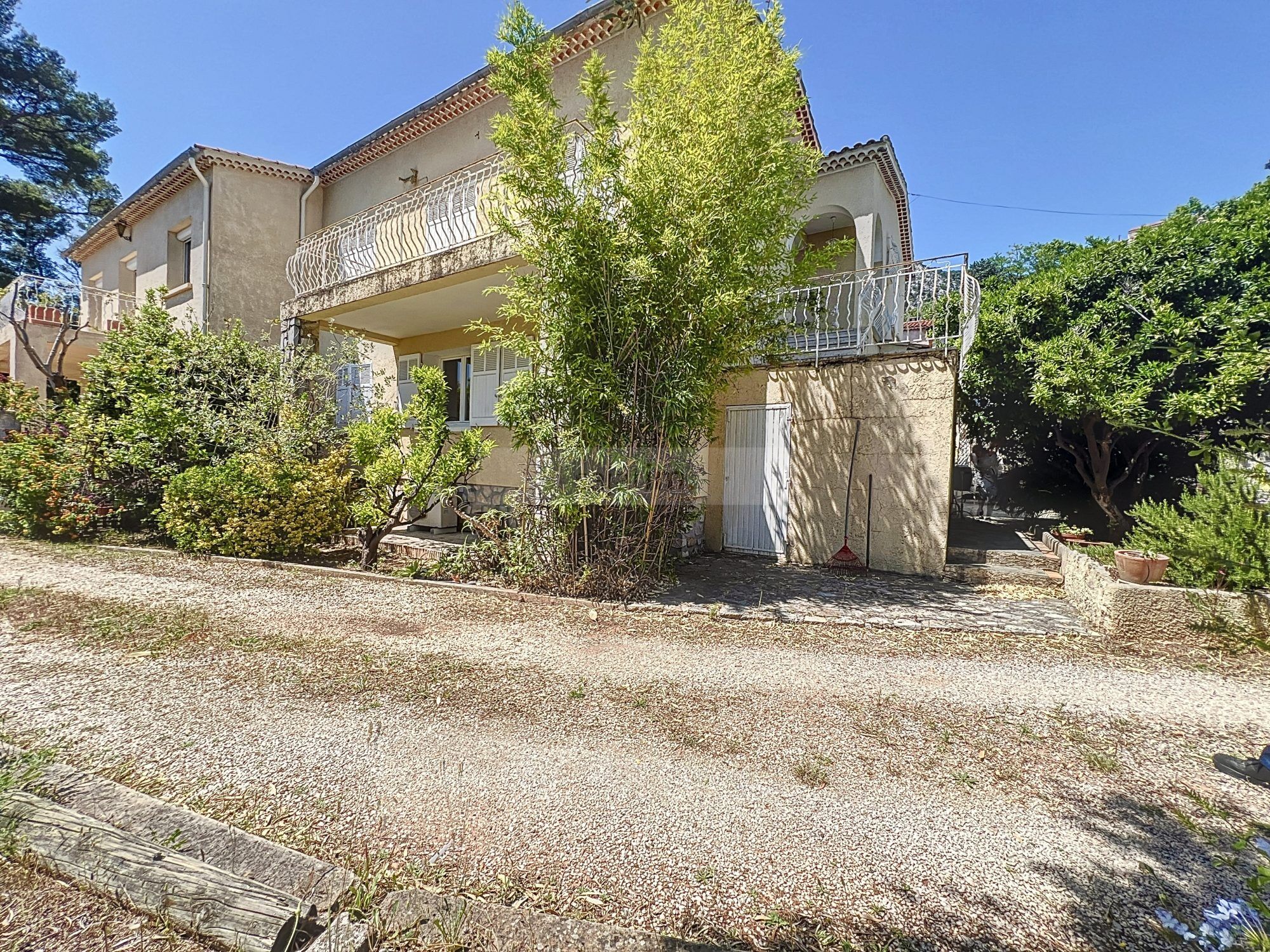 Agence immobilière de Sajatim