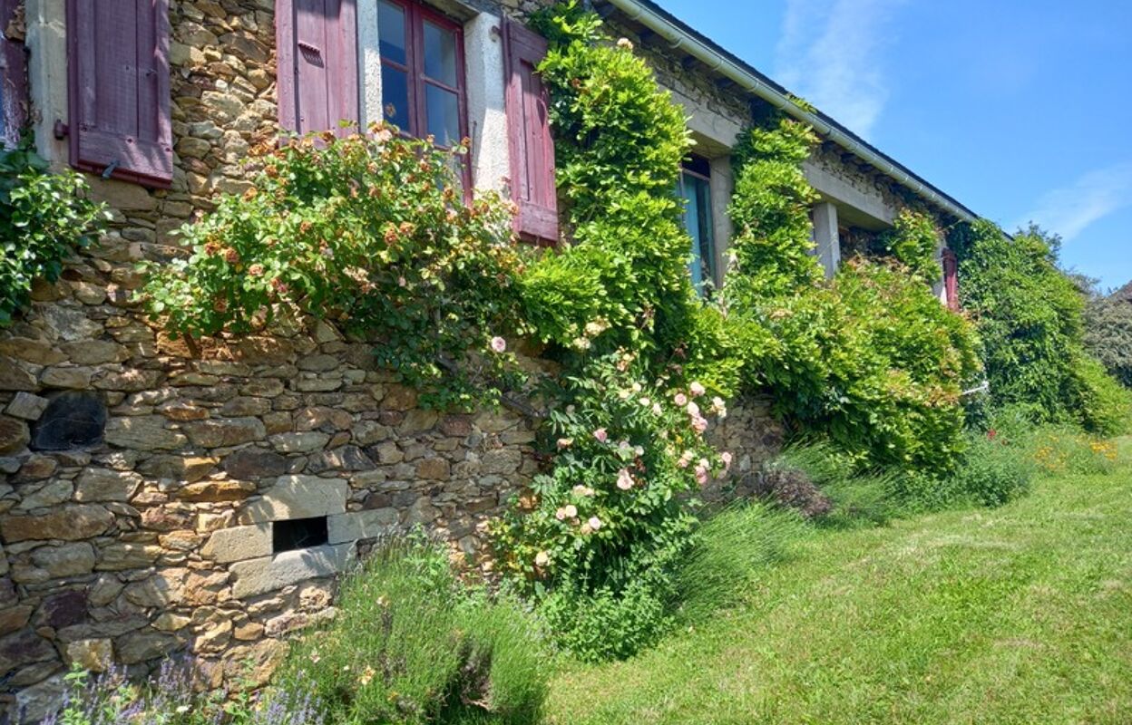 maison 7 pièces 175 m2 à vendre à Sauveterre-de-Rouergue (12800)