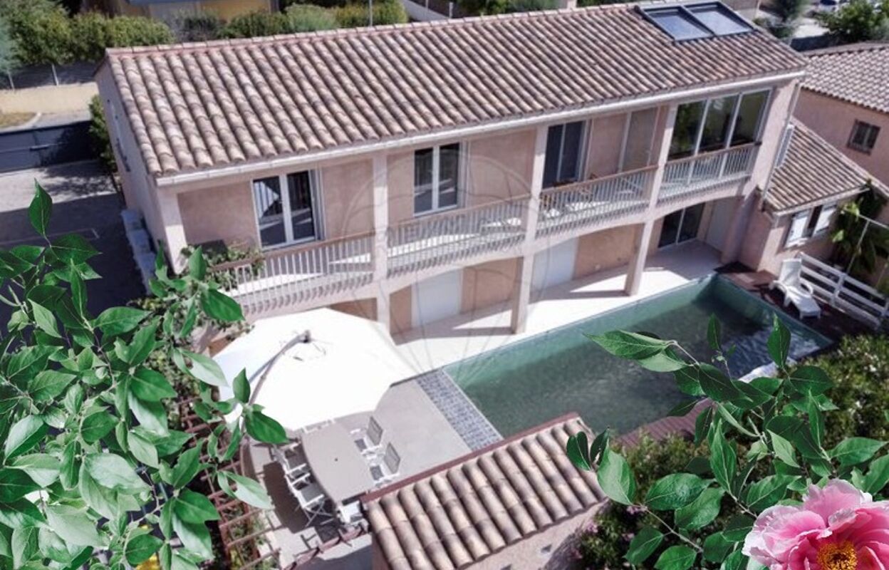 immeuble  pièces 170 m2 à vendre à Nîmes (30000)