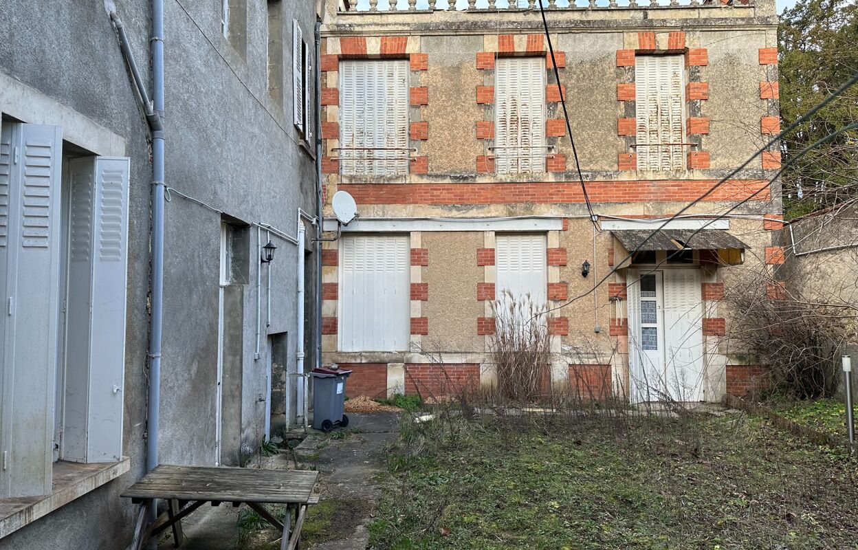 maison 12 pièces  m2 à vendre à La Châtre (36400)