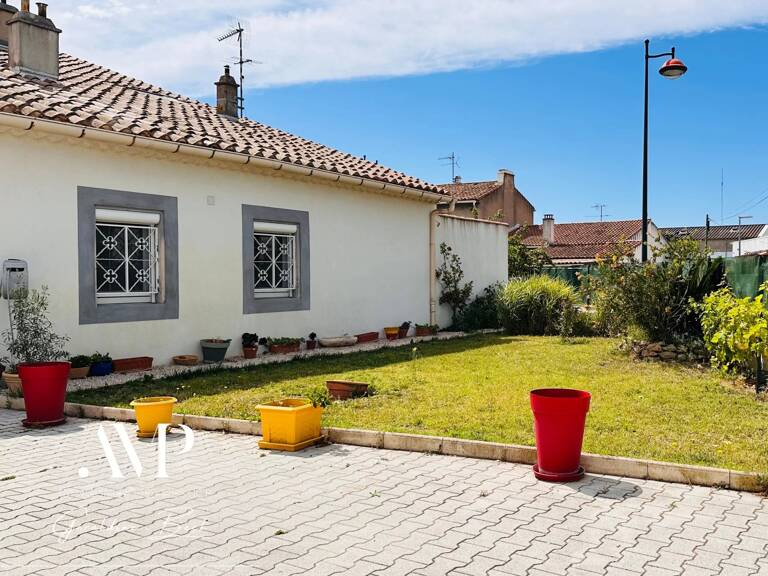 EXCLUSIVITÉ - MAISON AVEC JARDIN ET DÉPENDANCES — photo 1
