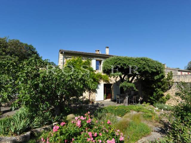 Maison ancienne restaurée de hameau avec grand terrain — photo du bien