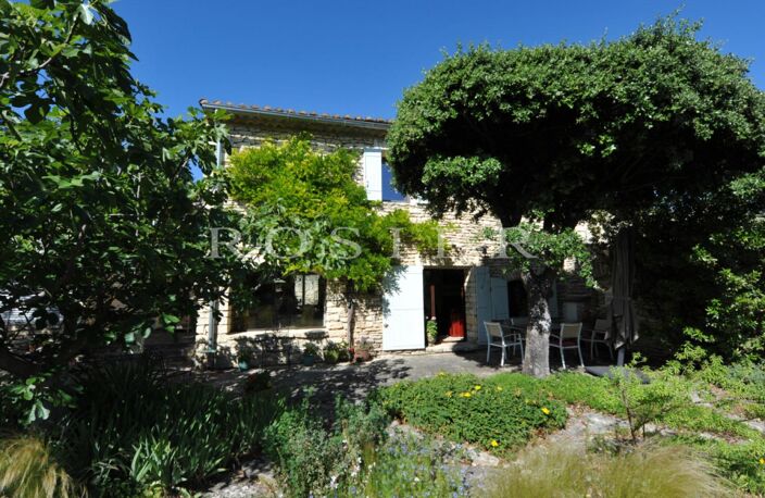 Maison ancienne restaurée de hameau avec grand terrain — photo 3