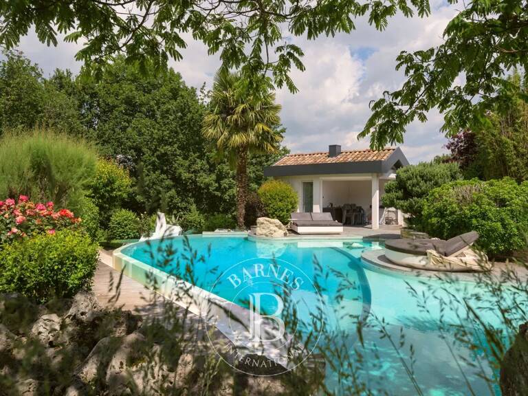 Maison d'architecte à Brindas - 231 m² - Terrain de 2079 m² - Piscine - 4 chambres — photo 1