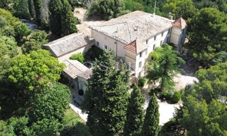 Maison 17 Pièces 517 m² à vendre à Saint-Saturnin-lès-Apt (84490)