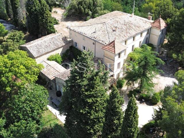 Belle propriété sur les hauteurs de St-Saturnin-Les-Apt avec vue — photo du bien