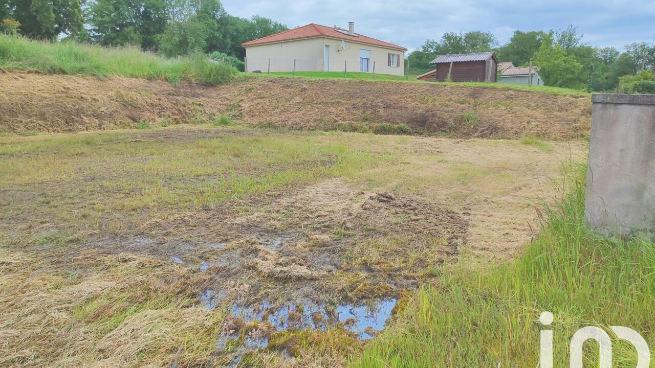 terrain  pièces 1047 m2 à vendre à Chabanais (16150)