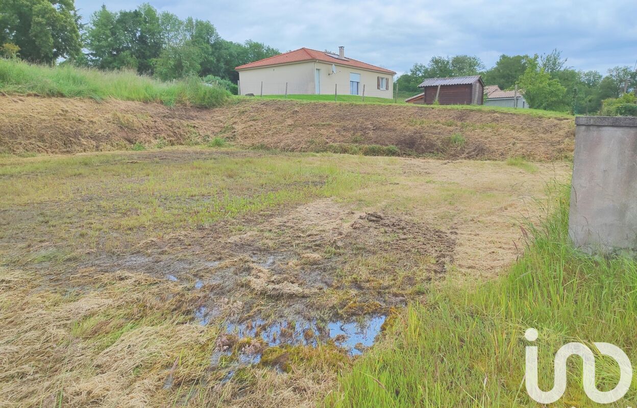 terrain  pièces 1047 m2 à vendre à Chabanais (16150)