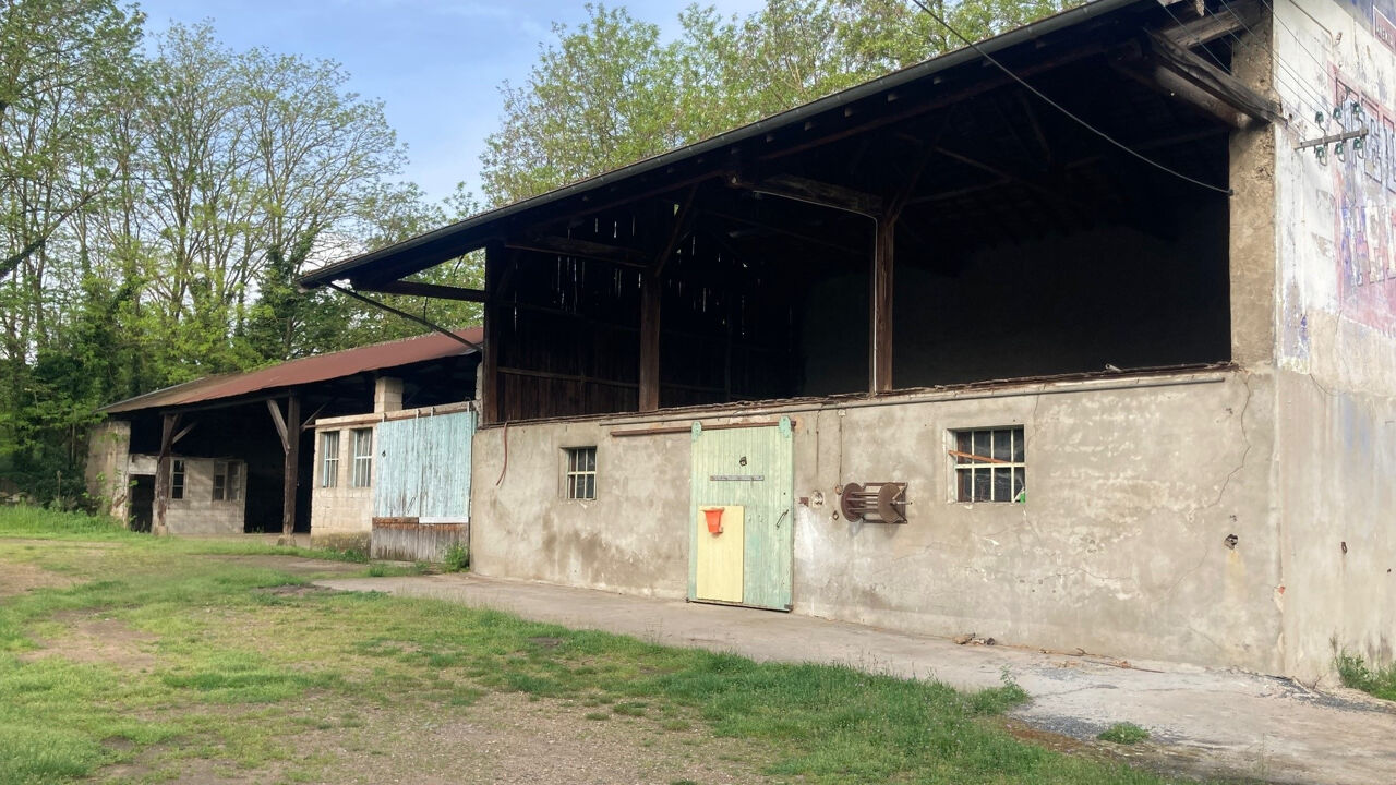 divers  pièces 215 m2 à louer à Saint-Georges-de-Reneins (69830)