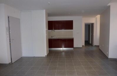 location appartement 582 € CC /mois à proximité de Bourg-Lès-Valence (26500)