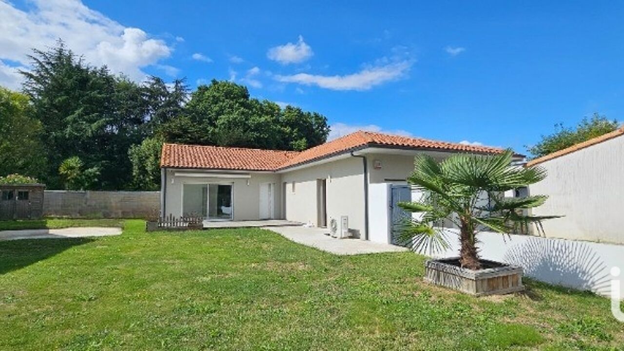 maison 5 pièces 121 m2 à vendre à Basse-Goulaine (44115)