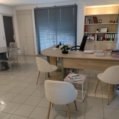 Bureau 128 m²