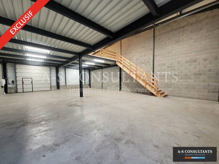 LOCAL D'ACTIVITE A VENDRE — photo 1