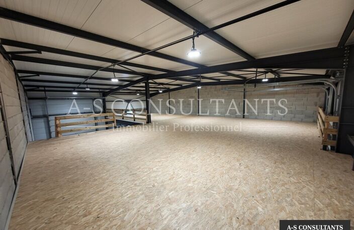 LOCAL D'ACTIVITE A VENDRE — photo 4