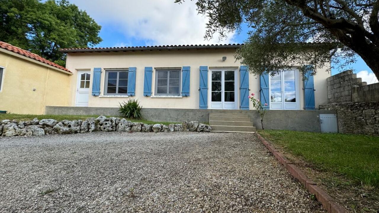 maison 4 pièces 131 m2 à vendre à Saint-Hilaire-de-Villefranche (17770)