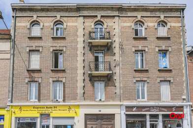 Appartement 9 pièces 382000 €