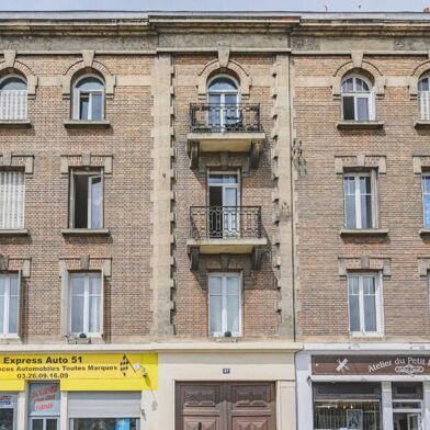 Appartement 9 pièces 382000 €