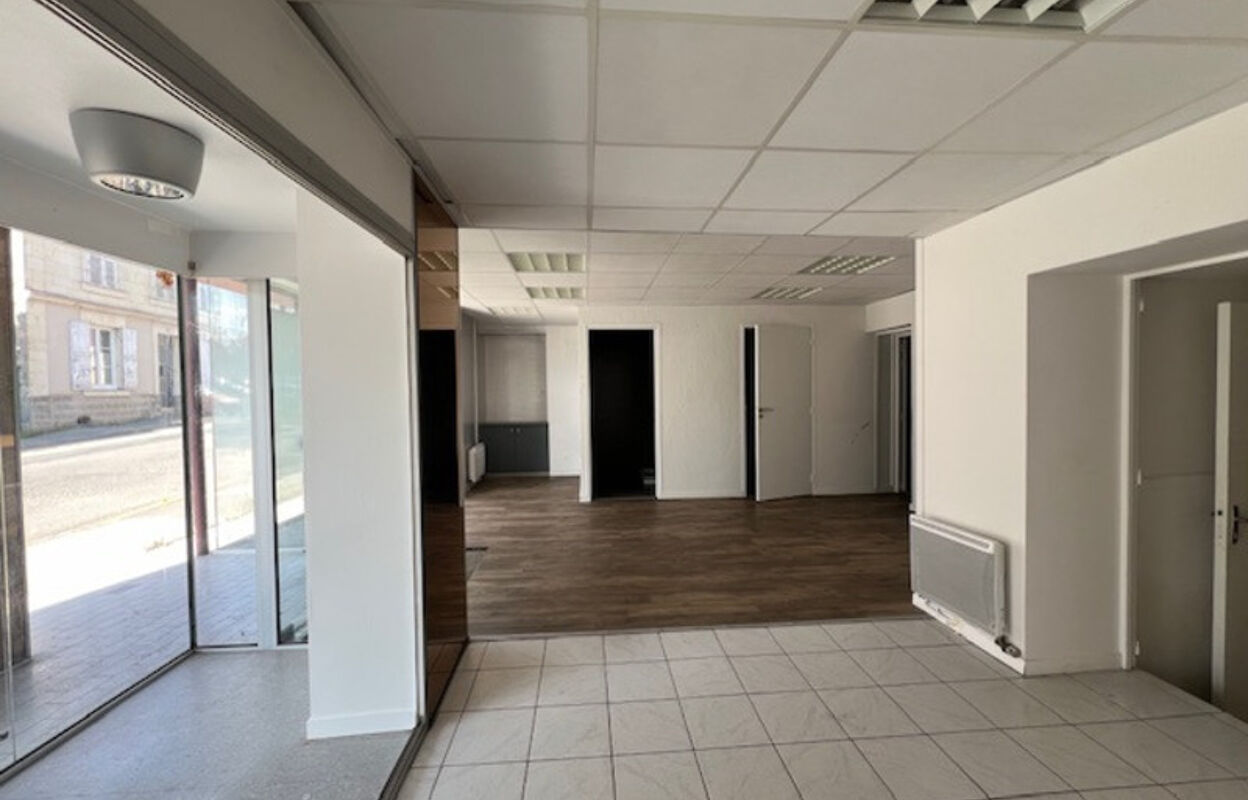 commerce 4 pièces 73 m2 à louer à Châteauneuf-sur-Sarthe (49330)