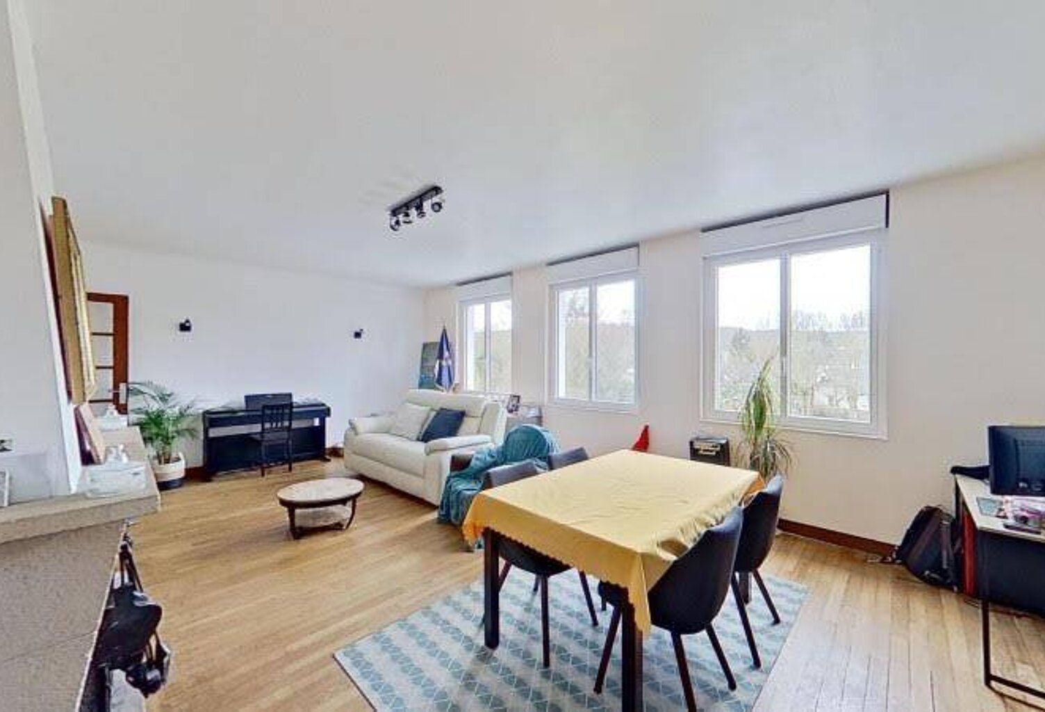 Location appartement 3 pièces 95 m² à Bièvres (91570) — photo 1