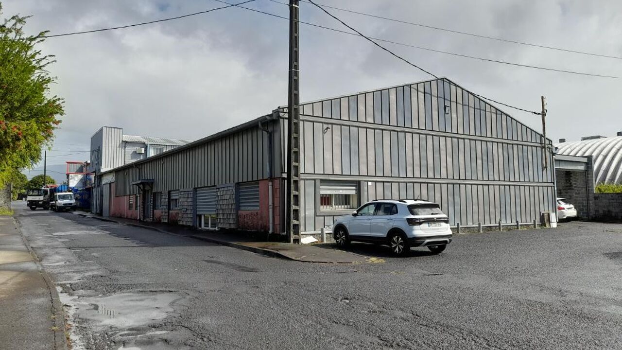 local industriel  pièces 610 m2 à vendre à Saint-André (97440)