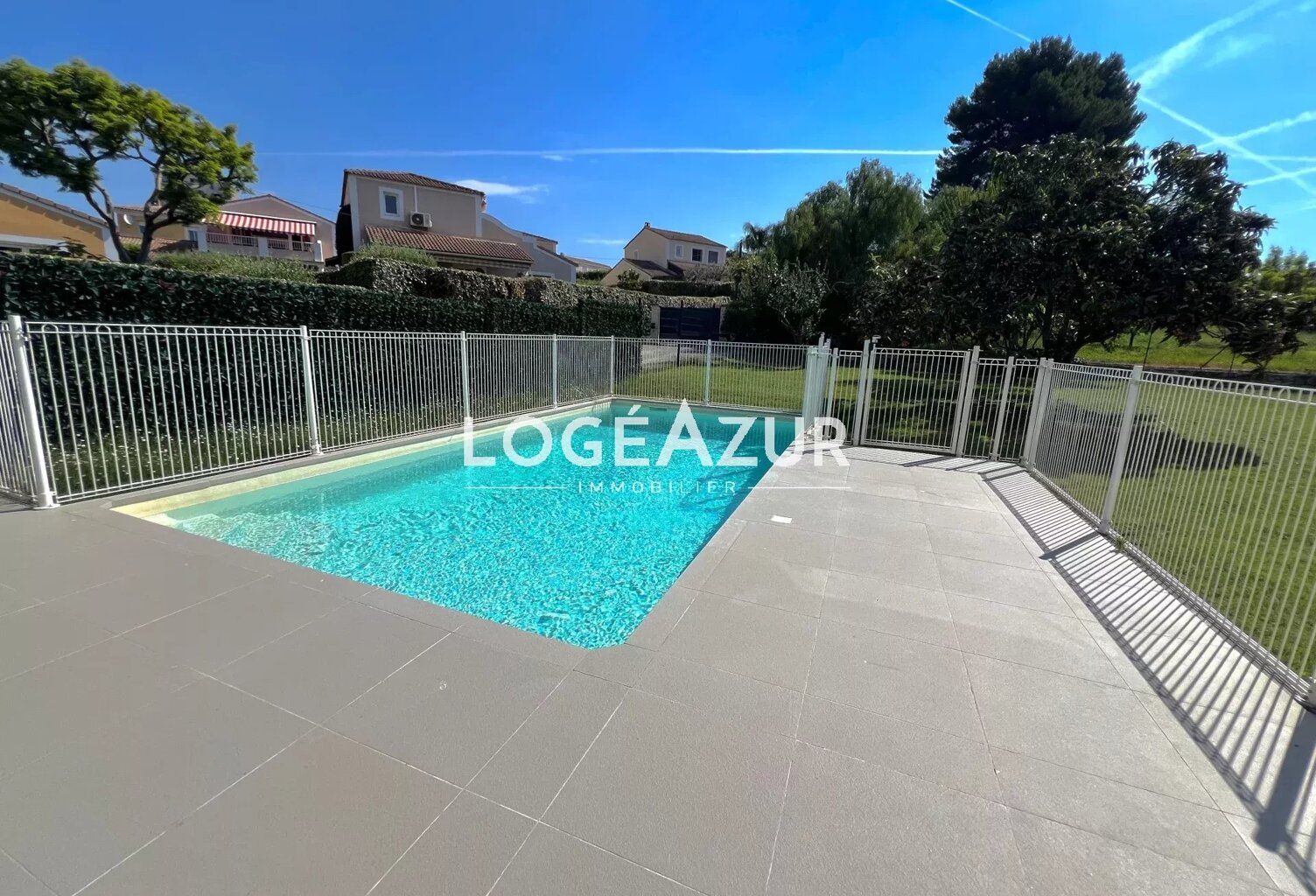 LOCATION SAISONNIÈRE ANTIBES - APPARTEMENT 2 COUCHAGES - PISCINE — photo 1