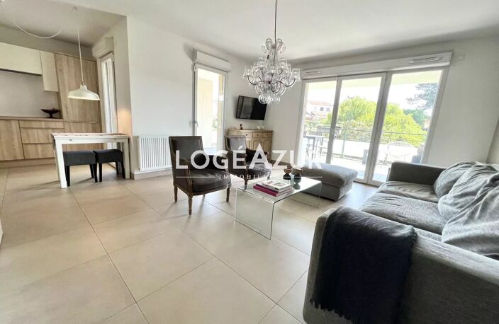 LOCATION SAISONNIÈRE ANTIBES - APPARTEMENT 2 COUCHAGES - PISCINE — photo 3