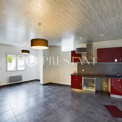 Appartement 3 pièces 234300 €