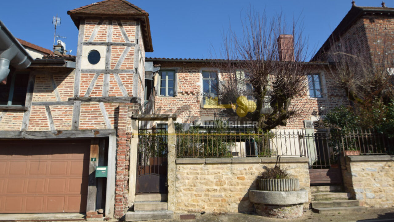 maison 6 pièces 243 m2 à vendre à Romenay (71470)