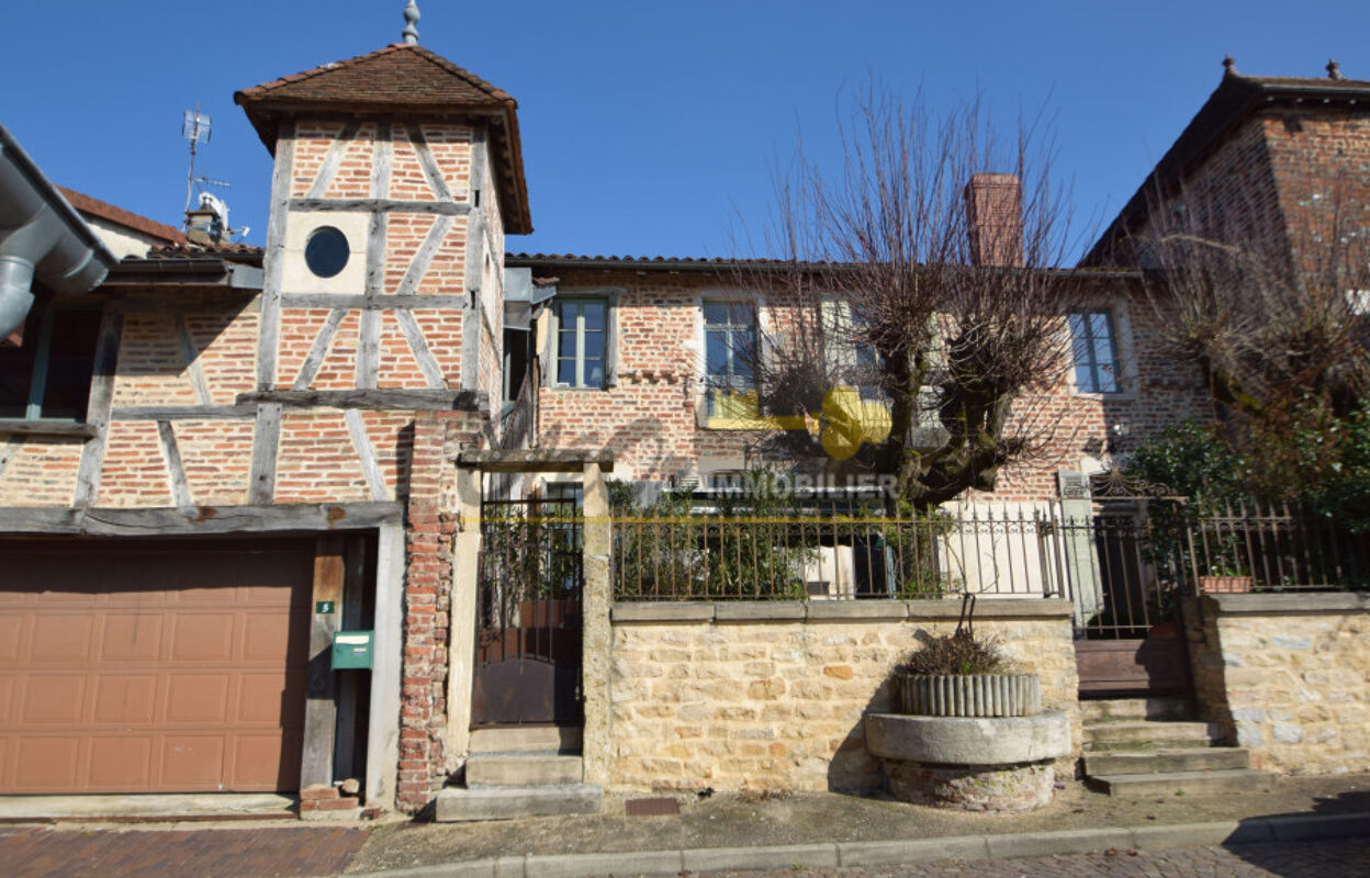 maison 6 pièces 243 m2 à vendre à Romenay (71470)