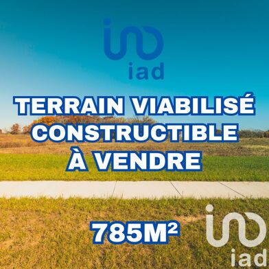 Terrain 785 m²