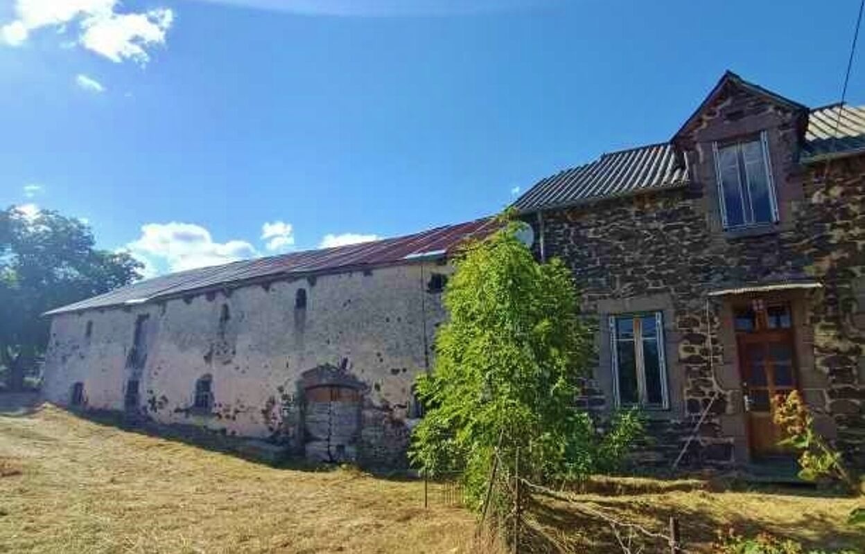 maison 2 pièces 105 m2 à vendre à Alleuze (15100)