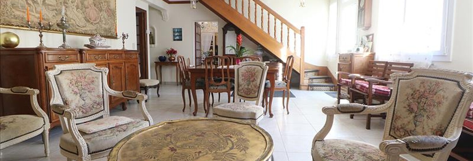 Maison 8 Pièces 217 m² à vendre à Mehun-sur-Yèvre (18500)