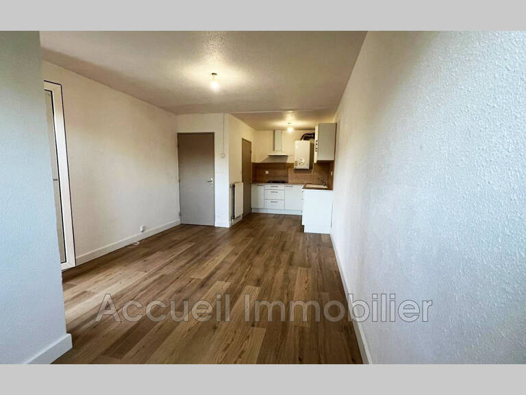 P2 rez-de-chaussée en très bon état de 44 m² + loggia en angle — photo 1