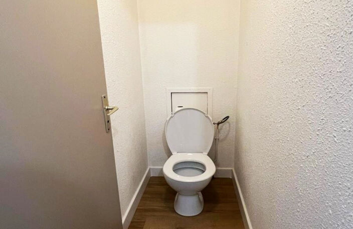 P2 rez-de-chaussée en très bon état de 44 m² + loggia en angle — photo 3