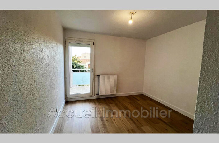 P2 rez-de-chaussée en très bon état de 44 m² + loggia en angle — photo 4