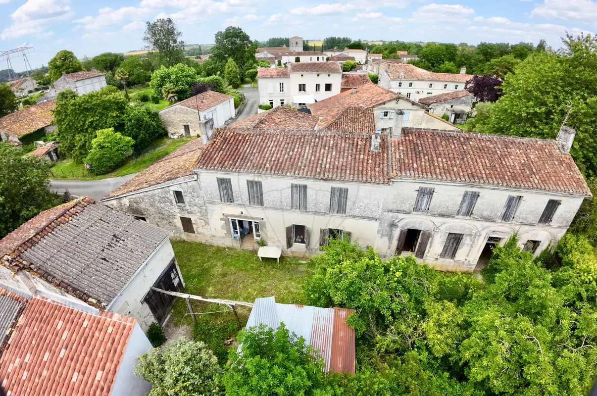 Villa / Maison 6 pièces  à vendre Saintes 17100