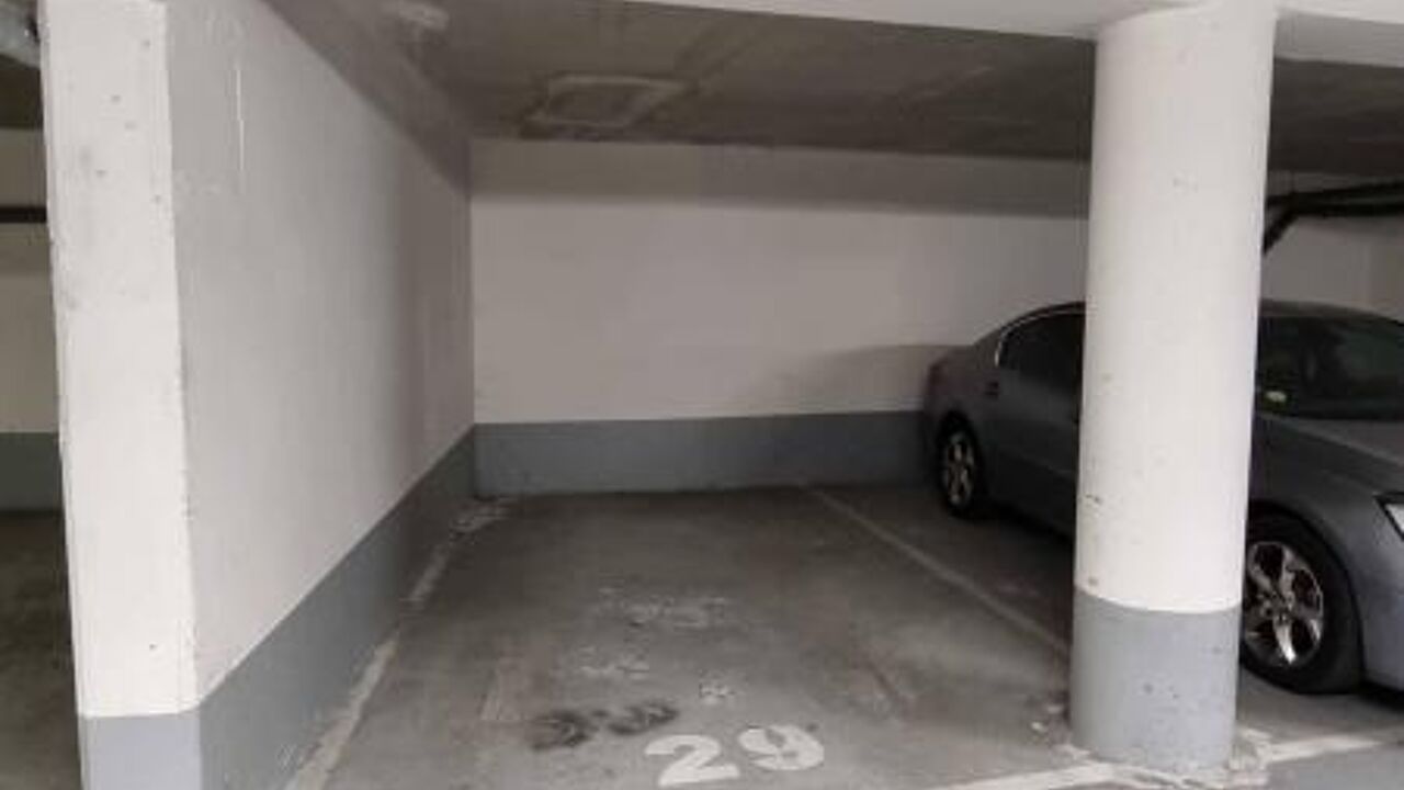 garage  pièces 12 m2 à vendre à Paris 18 (75018)