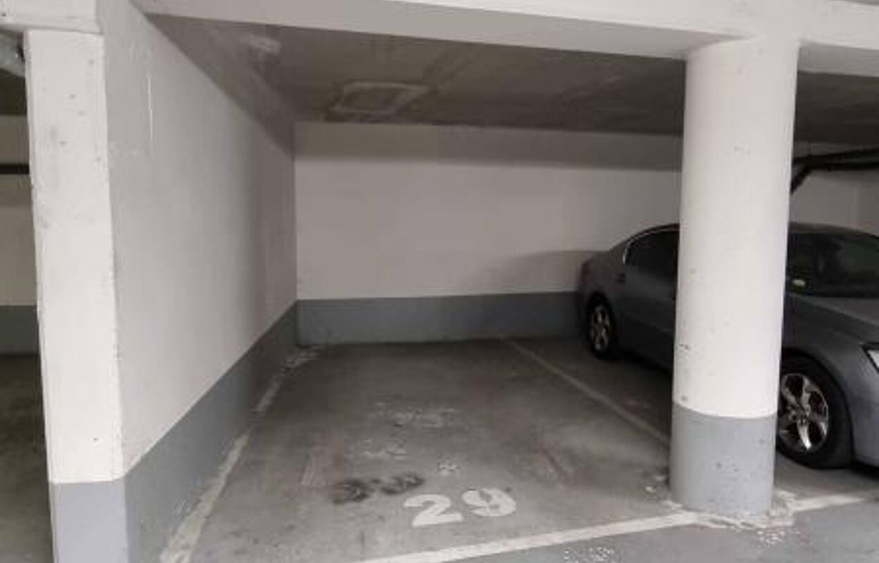 garage  pièces 12 m2 à vendre à Paris 18 (75018)