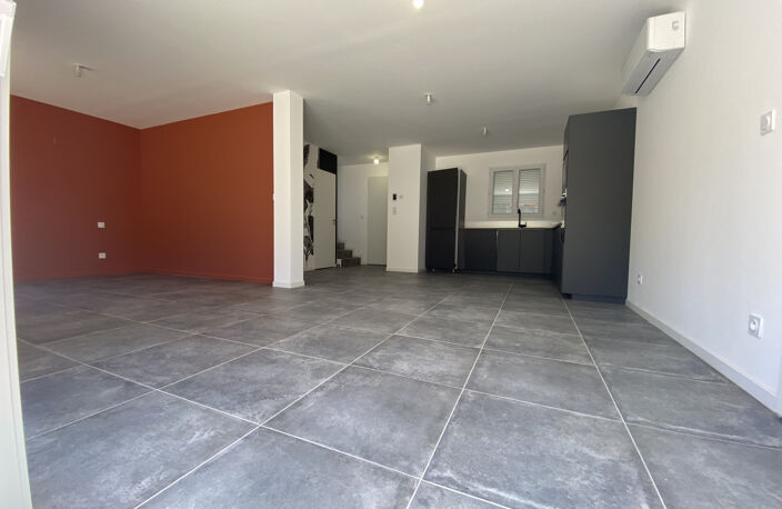 5 PIÈCES 91.7 M2 381 M2 CUERS ( 83390 ) RESIDENTIEL ' LES HAU... — photo 3