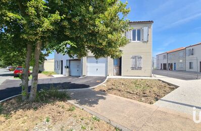 vente maison 198 000 € à proximité de Saint-Coutant-le-Grand (17430)