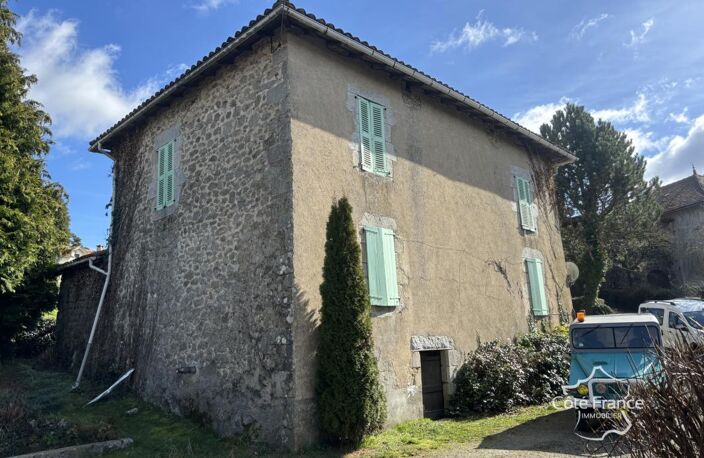 Corps de ferme avec une maison d'habitation (140 m2), grange — photo 2