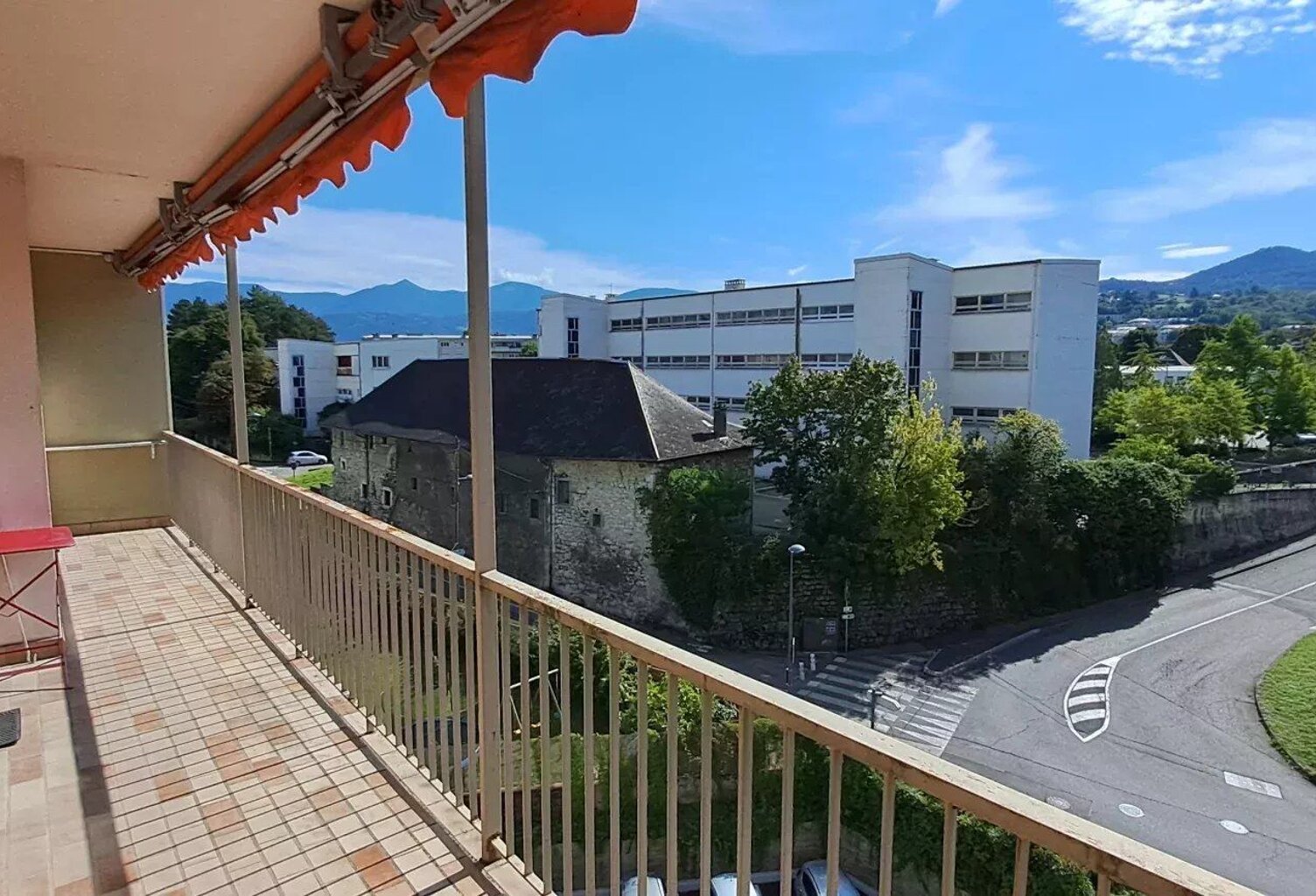 CHAMBERY - T4 avec vue dégagée et balcon — photo 1