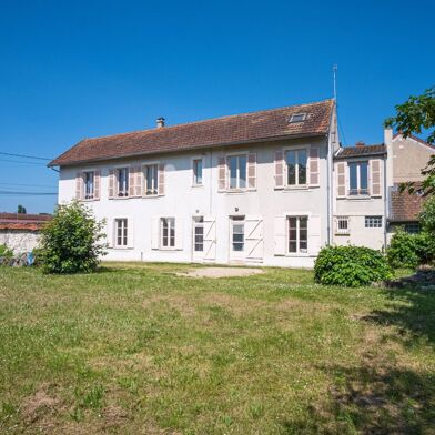 Maison 7 pièces 215 m²