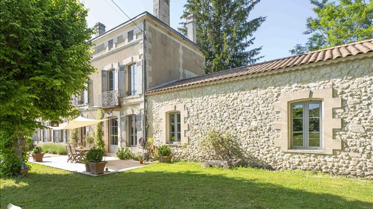 maison 8 pièces 262 m2 à vendre à Montguyon (17270)