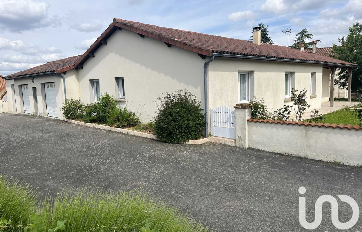 maison 4 pièces 143 m2 à vendre à Parthenay (79200)