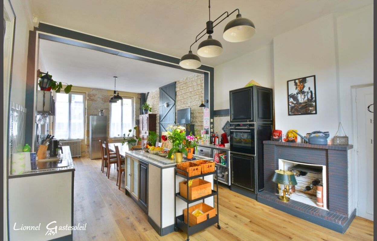 maison 9 pièces 216 m2 à vendre à Sainte-Foy-la-Grande (33220)