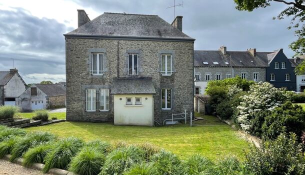 Villa / Maison 7 pièces  à vendre Saint-Nicolas-du-Pélem 22480