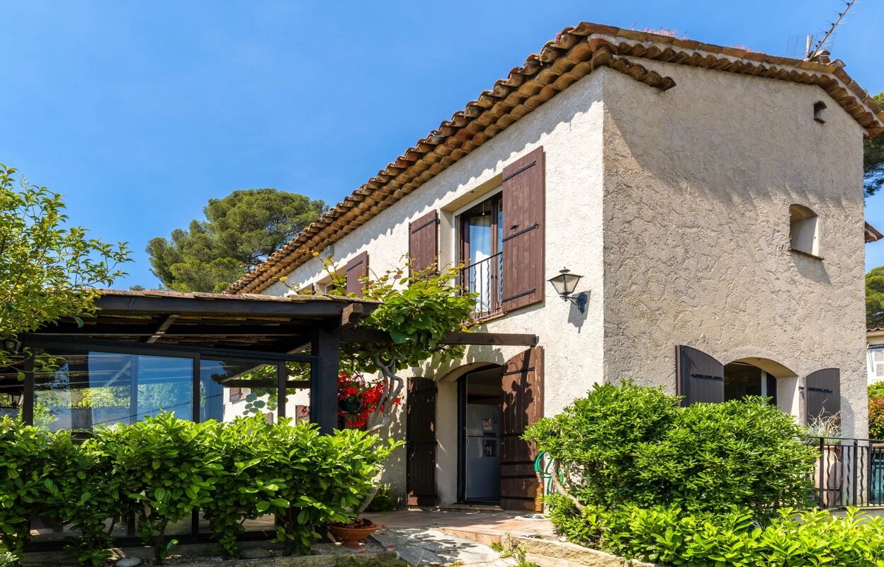 maison 5 pièces 106 m2 à vendre à Cagnes-sur-Mer (06800)