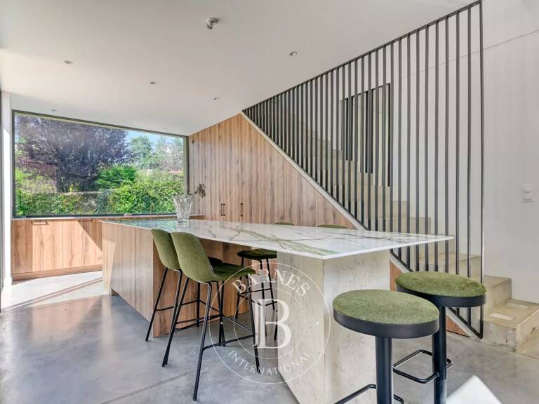 Rochetaillée-sur-Saône - Maison contemporaine meublée de 193,80 m² - Piscine - Jardin - Stationnements - 1 Bureau - 3 Chambres — photo 1