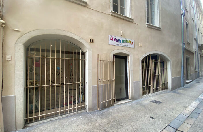 NIMES-MURS COMMERCIAUX DANS L'ECUSSON DE 31 m2 — photo 5